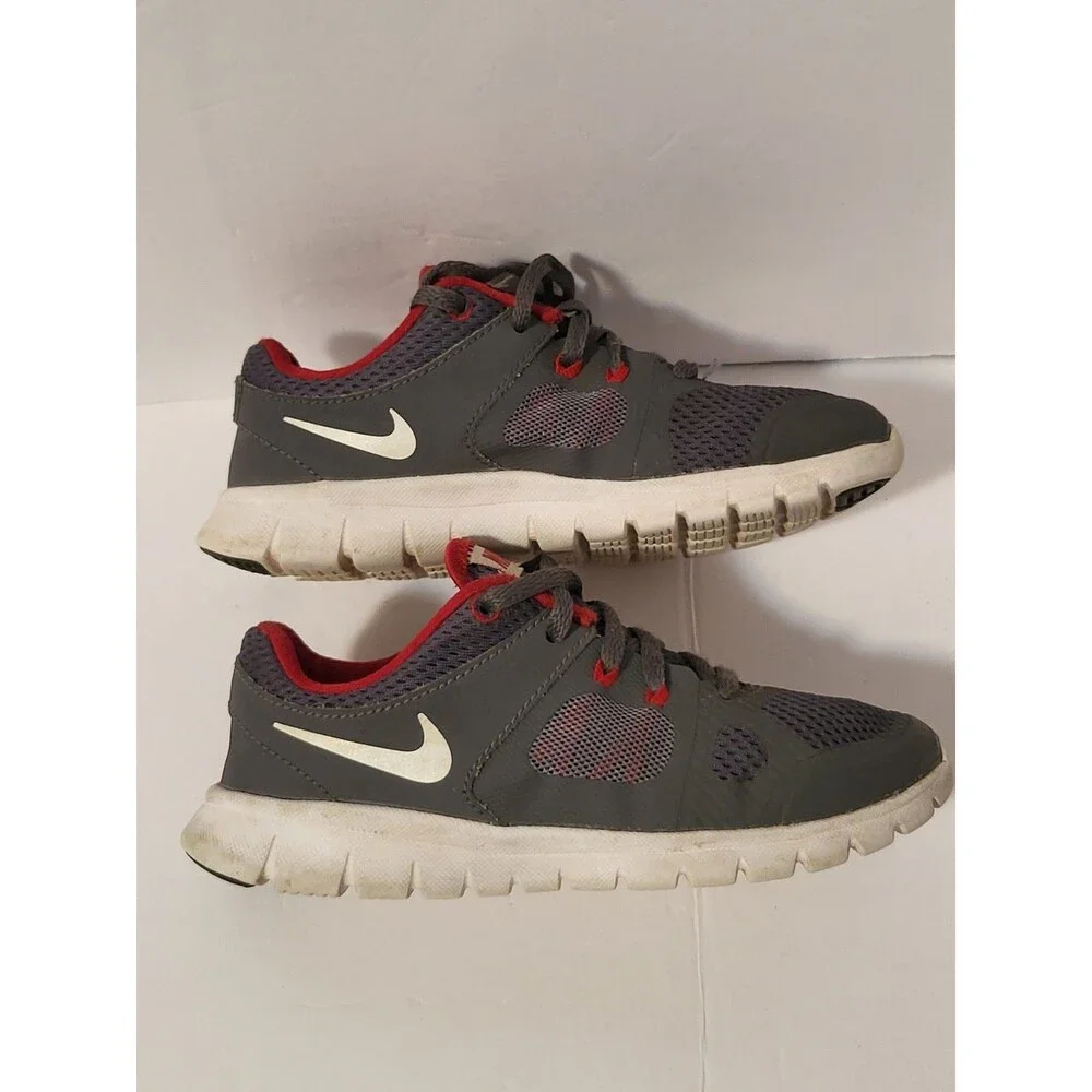 Nike Gray And Red Size Kids 11.5C